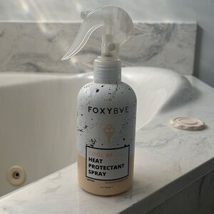 Foxybae heat protectant spray